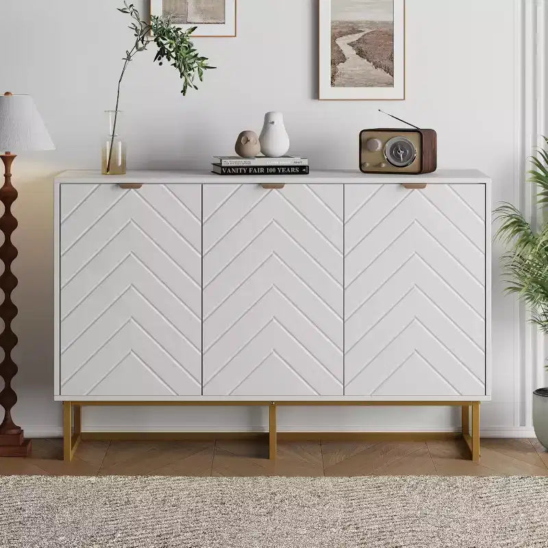 Buffet moderne avec espace de rangement et touches de bois.