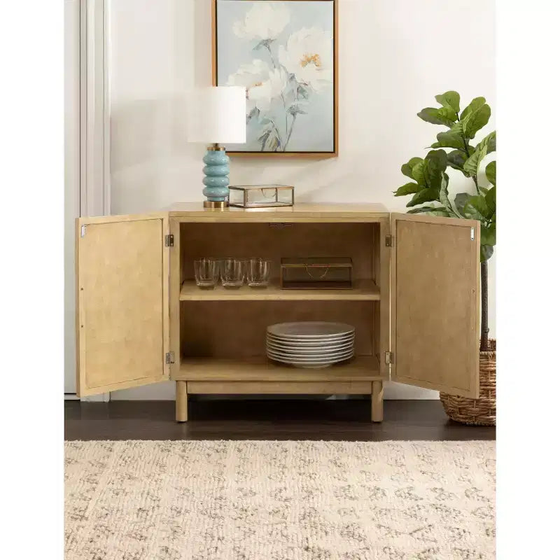 Meuble bas décoratif en rotin