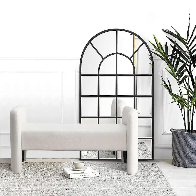 Banc capitonné en polyester avec piètement en H, design moderne et polyvalent.