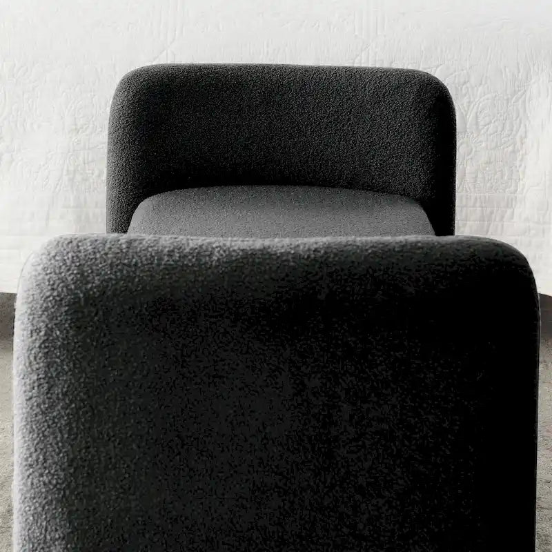 Banc capitonné en polyester avec piètement en H, design moderne et polyvalent.