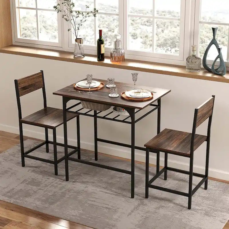 Table et chaises d'angle style industriel avec casier à vin pour le petit-déjeuner