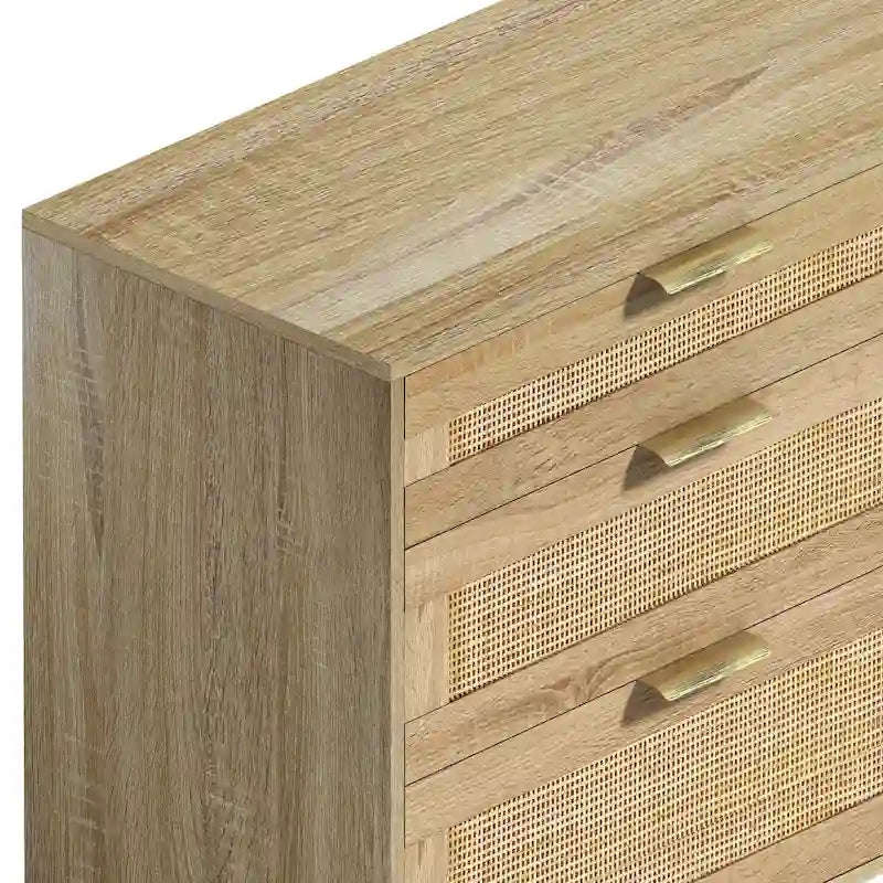 Commode six tiroirs en rotin avec poignées métalliques et pieds en bois